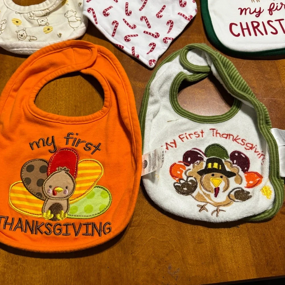 7 piece baby bibs lot OS‎